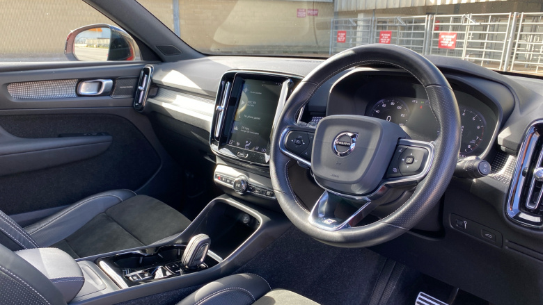 Volvo Xc40 2.0 T4 R DESIGN Pro 5dr Geartronic Petrol Estate